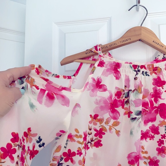 Cold Shoulder Top - Picture 3 of 6